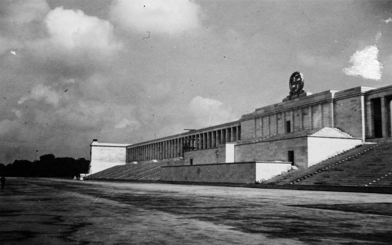 Nurnberg_Parteitagsgelande_Ehrentribune 1942